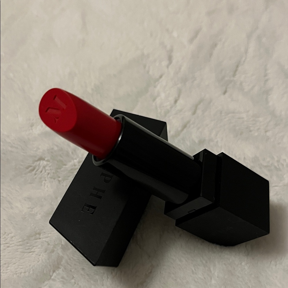 Morphe - Matte Red Lipstick